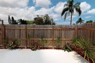 201 NE Midfield Ln, Port Saint Lucie, FL 34983 - Photo 29