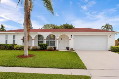 201 NE Midfield Lane, Port Saint Lucie, FL 34983 - Photo 3