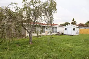 201 NE Midfield Ln, Port Saint Lucie, FL 34983 - Photo 27