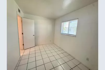 1100 S Lake Drive #9, Lantana, FL 33462 - Photo 7
