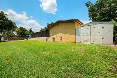 8350 NW 23rd Street, Pembroke Pines, FL 33024 - Photo 13