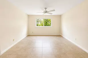 25 Colonial Club Dr, Boynton Beach, FL 33435 - Photo 7