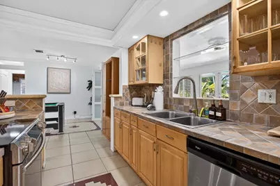 2101 NE 25th Street, Wilton Manors, FL 33305 - Photo 21