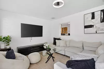 2101 NE 25th Street, Wilton Manors, FL 33305 - Photo 25