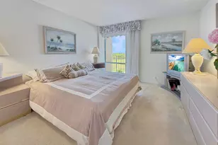 555 NW 4th Ave, Boca Raton, FL 33432 - Photo 23
