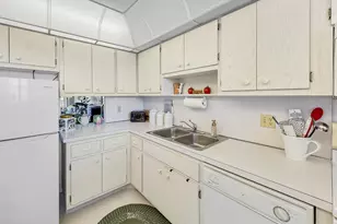 555 NW 4th Ave, Boca Raton, FL 33432 - Photo 5