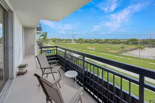 555 NW 4th Ave, Boca Raton, FL 33432 - Photo 21