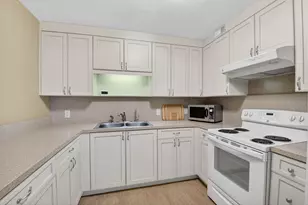 2047 Newcastle C, Boca Raton, FL 33434 - Photo 5