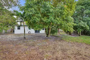 627 W Ilex Dr, Lake Park, FL 33403 - Photo 7