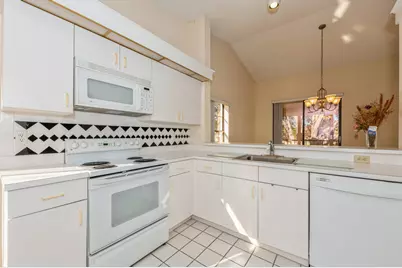 10439 S Circle Lake Drive #201, Boynton Beach, FL 33437 - Photo 9