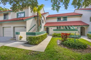 25 Lexington Ln W, Palm Beach Gardens, FL 33418 - Photo 1