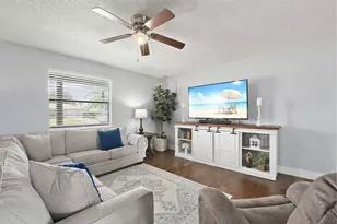 210 Deerwood Ln, Fort Pierce, FL 34947 - Photo 21