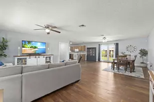 210 Deerwood Ln, Fort Pierce, FL 34947 - Photo 25
