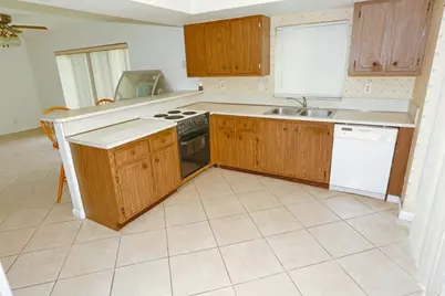 8156 NW 67th Avenue, Tamarac, FL 33321 - Photo 11