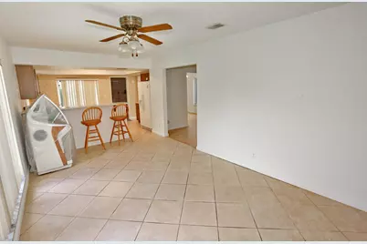8156 NW 67th Avenue, Tamarac, FL 33321 - Photo 17