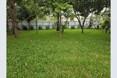 131 Miami Gardens Road, West Park, FL 33023 - Photo 13