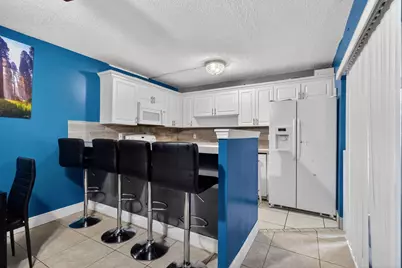 623 Springdale Circle, Palm Springs, FL 33461 - Photo 11
