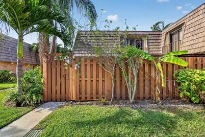 623 Springdale Circle, Palm Springs, FL 33461 - Photo 3
