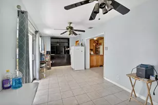 7571 NW 1st Ct, Pembroke Pines, FL 33024 - Photo 13