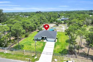 5566 Pinetree Dr, Fort Pierce, FL 34982 - Photo 3