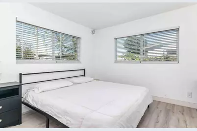 2499 NE 2nd Avenue #B, Boca Raton, FL 33431 - Photo 9