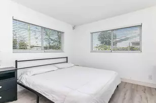 2499 NE 2nd Ave, Boca Raton, FL 33431 - Photo 9