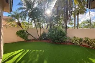 692 SW 158th Terrace, Pembroke Pines, FL 33027 - Photo 3