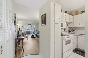3130 Holiday Springs Blvd, Margate, FL 33063 - Photo 7