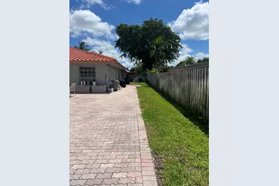 3310 NW 90th Avenue, Coral Springs, FL 33065 - Photo 21