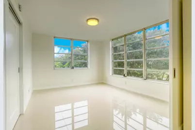 535 Oaks Drive #510, Pompano Beach, FL 33069 - Photo 11