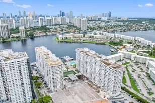 18051 Biscayne Blvd, Aventura, FL 33160 - Photo 9