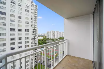 18051 Biscayne Boulevard #1504, Aventura, FL 33160 - Photo 41
