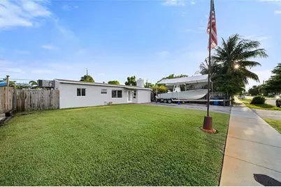 320 NE 60th Street, Oakland Park, FL 33334 - Photo 13
