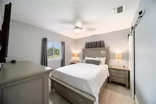 320 NE 60th St, Oakland Park, FL 33334 - Photo 5