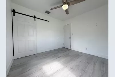 320 NE 60th Street, Oakland Park, FL 33334 - Photo 17