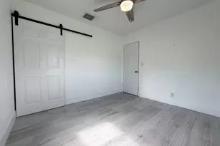 320 NE 60th St, Oakland Park, FL 33334 - Photo 17
