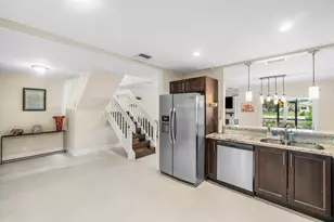 6044 Glendale Dr, Boca Raton, FL 33433 - Photo 9