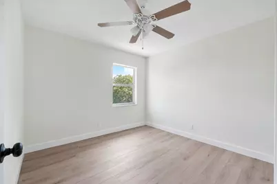 6561 Boulevard Of Champions, North Lauderdale, FL 33068 - Photo 29