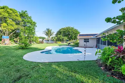 4020 NW 113th Avenue, Coral Springs, FL 33065 - Photo 3