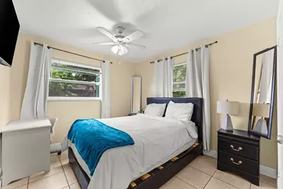 2640 NW 14th Court, Fort Lauderdale, FL 33311 - Photo 17