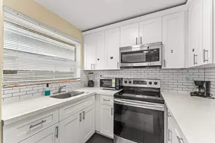 2640 NW 14th Ct, Fort Lauderdale, FL 33311 - Photo 11