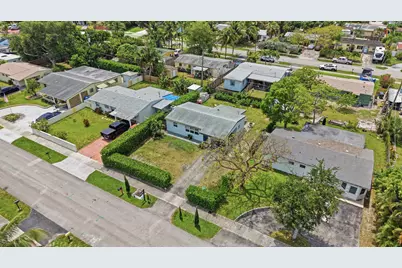 330 NE 59th Court, Oakland Park, FL 33334 - Photo 31