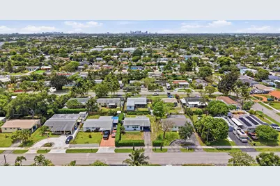330 NE 59th Court, Oakland Park, FL 33334 - Photo 41