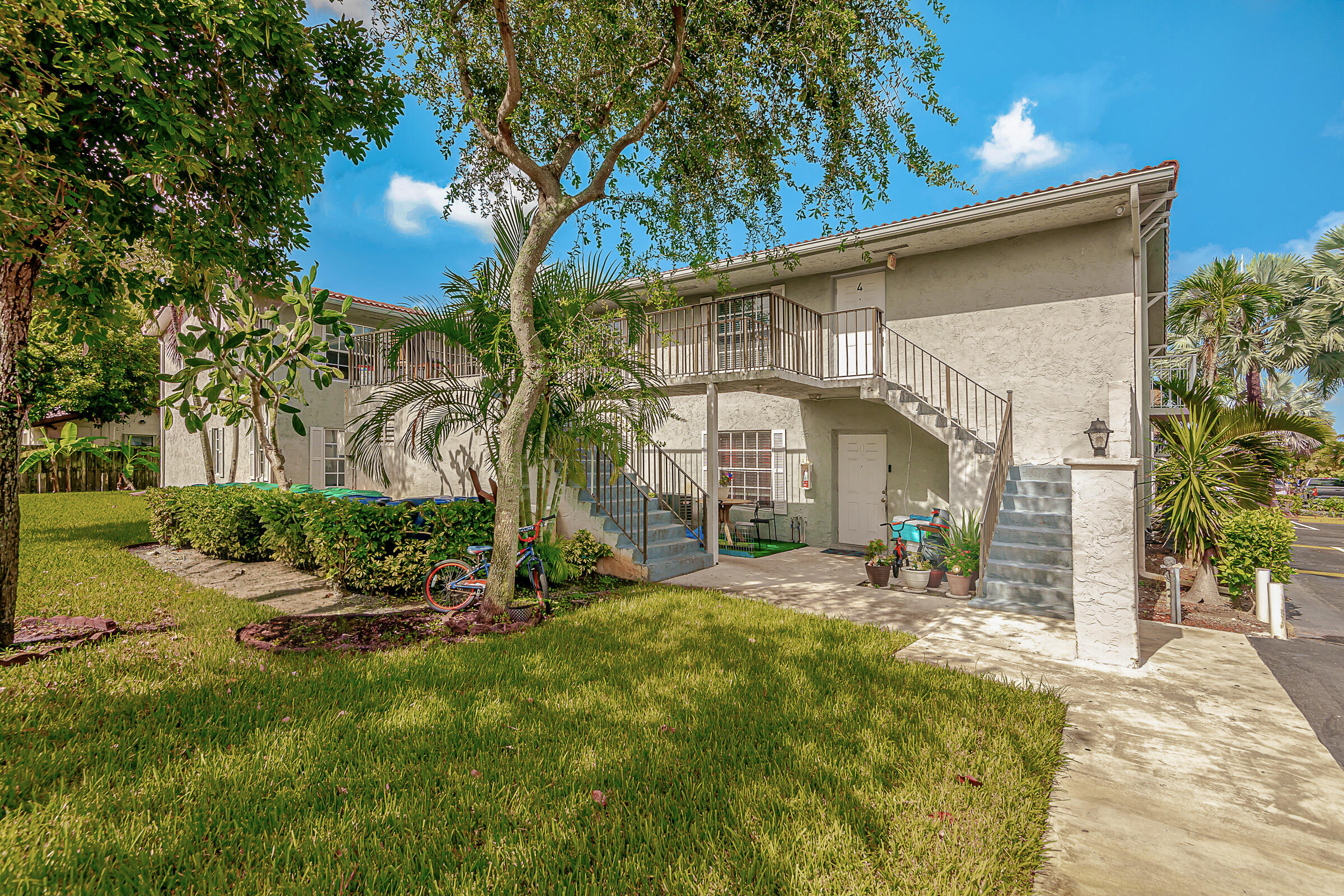 8706 W Sample Rd #4 main architectural view