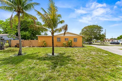 610 SW 10th Court, Deerfield Beach, FL 33441 - Photo 3
