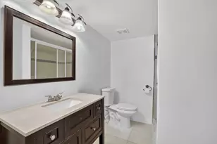 3041 N Oakland Forest Dr, Oakland Park, FL 33309 - Photo 17