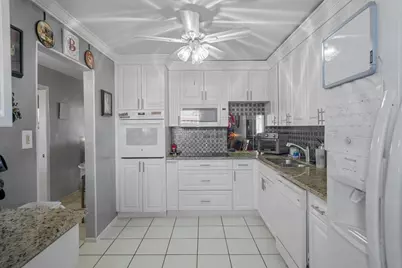 5800 W Fernley Dr Drive W #40, Greenacres, FL 33415 - Photo 9