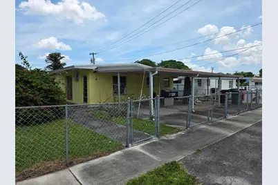 6495 W 2nd Court, Hialeah, FL 33012 - Photo 5
