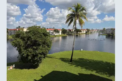 2950 Sunrise Lakes Drive W #305, Sunrise, FL 33322 - Photo 5