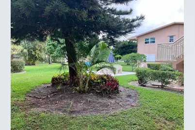 32 Salisbury B, West Palm Beach, FL 33417 - Photo 9